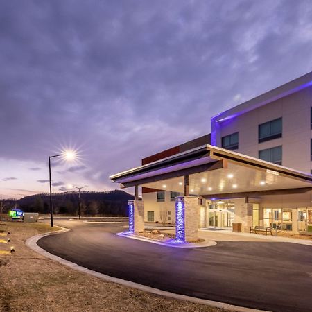 Holiday Inn Express & Suites - Marion By Ihg Exterior photo