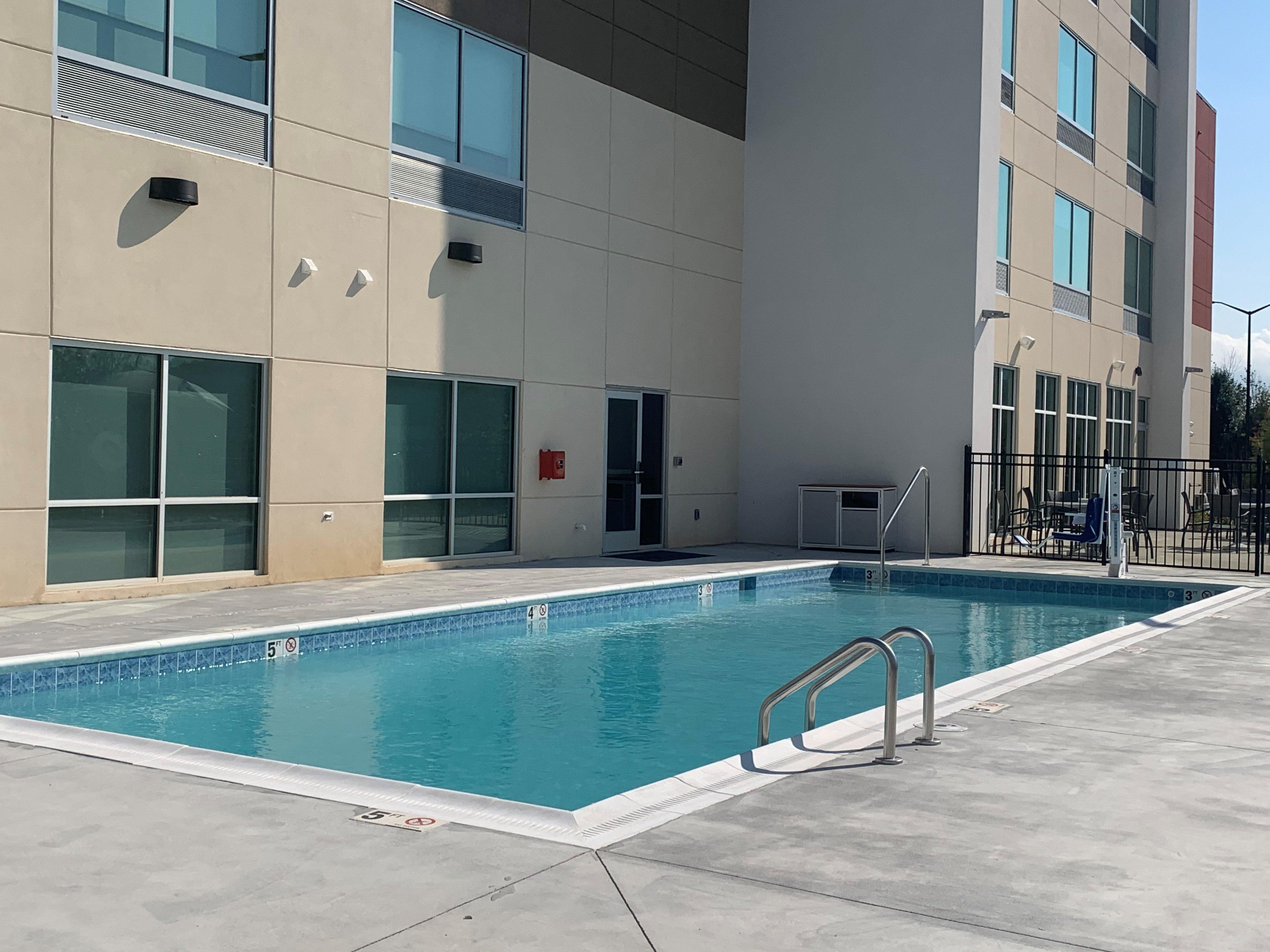 Holiday Inn Express & Suites - Marion By Ihg Exterior photo